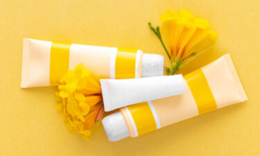 なぜ売れにくい？チューブ容器商品の販促は陳列什器におまかせ