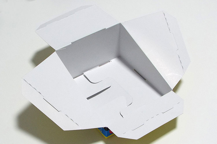 チューブ容器商品のカウンター什器組み立て03イメージ