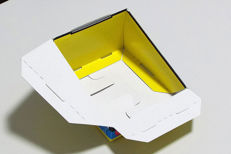 チューブ容器商品のカウンター什器組み立て04イメージ