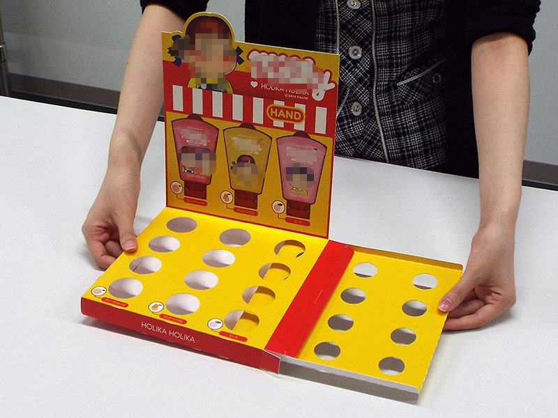 チューブ容器商品のカウンター什器組み立て03イメージ