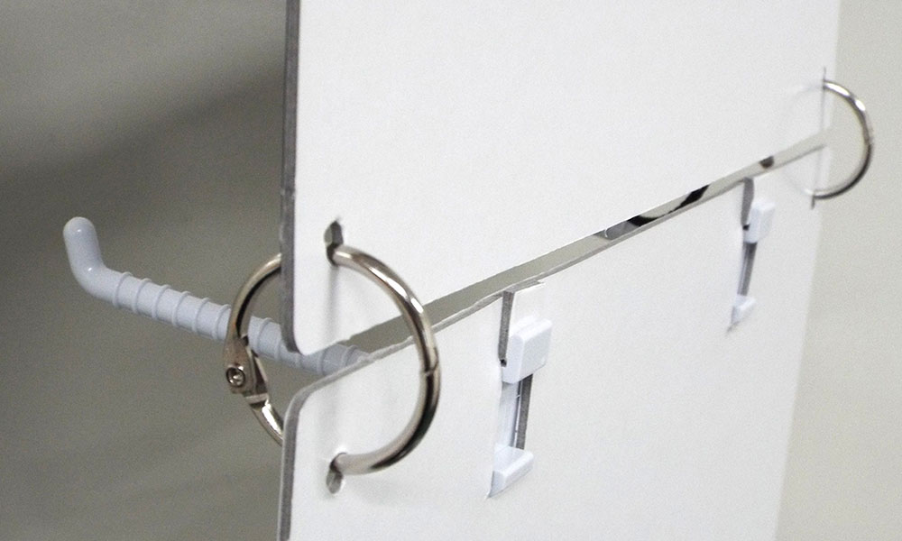 高さ1mの3連結吊り下げフックボード02